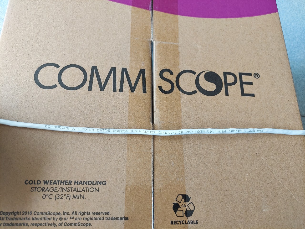 Cáp mạng Commscope Cat5e UTP 4 pair 6-219590-2
